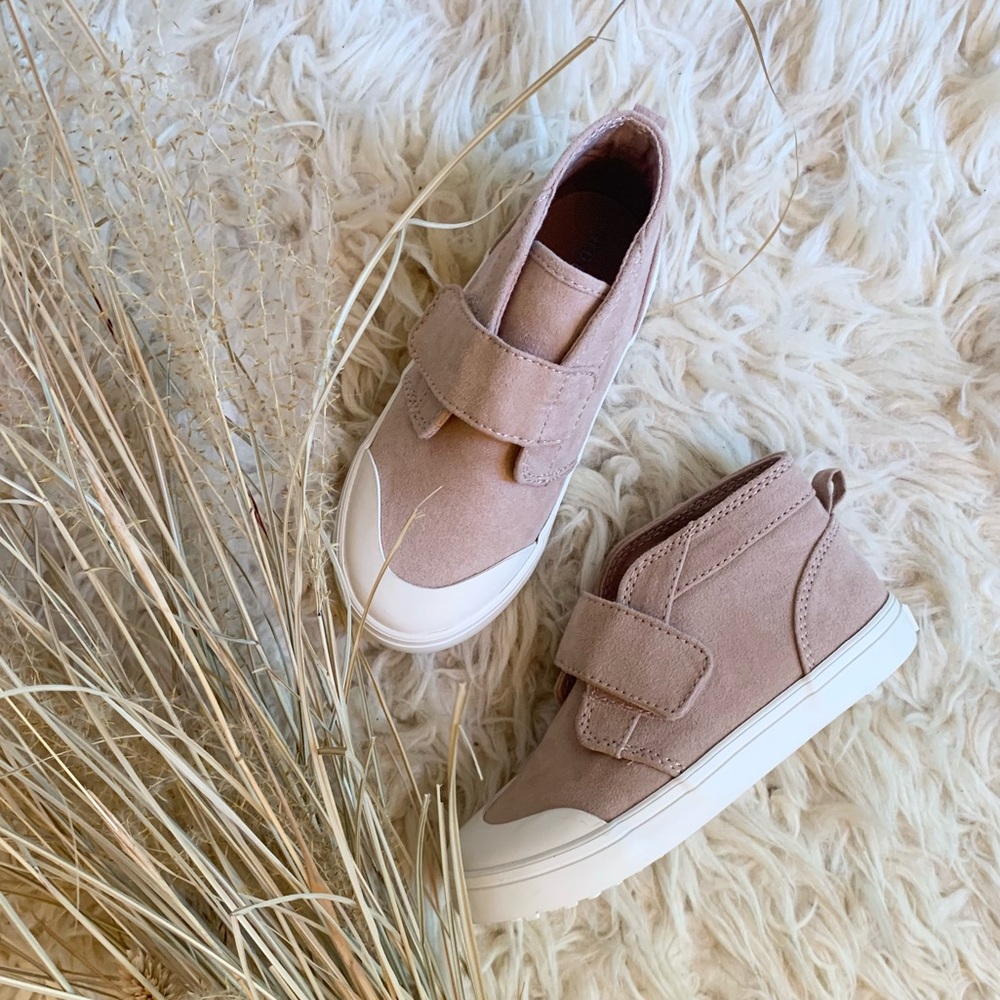 Old Navy || High Top Sneakers